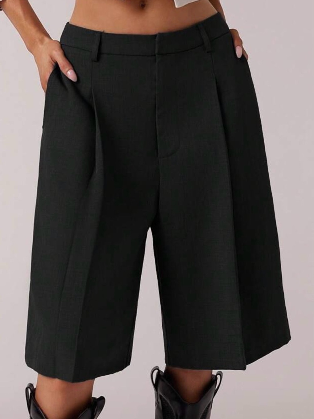 Forever 21 Black Tailored Women's Bermuda Shorts